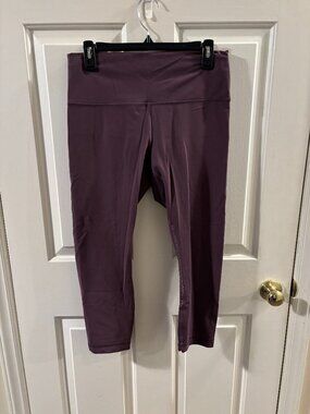Lululemon Crop Wunder Train Purple Women's Leggings ~ 12